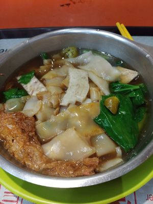 Hor fun $3 at Ming Ri Vegetarian in Northeast Singapore