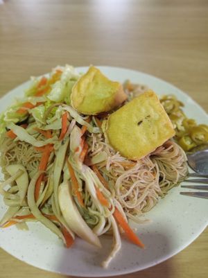 Bee hoon $3 at Su Xin Vegetarian 素心小厨 in North Singapore