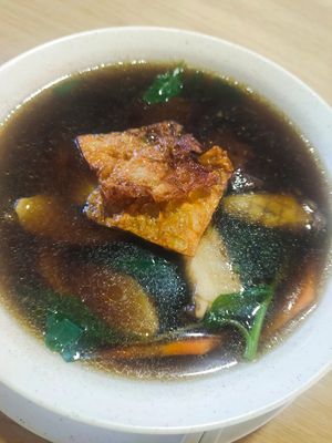 Herbal soup only at Su Xin Vegetarian 素心小厨 in North Singapore