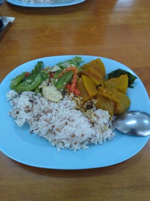 Rice with two toppings (veg stir fry and pumpkin curry) 35 baht at Hongming Vegetarian Food in Krabi