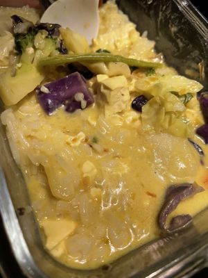 22V Yellow curry w/ veg & tofu at Phuket Thai in Mount Shasta