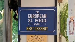 The owner won prices for her desserts and took part in the Romanian TV show "master chef" at Hummus House - Хуммус Хауc in Pleven