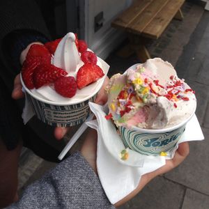 vanilla fro-yo and rainbow candy & cookies and cream ice cream at Yorica in London
