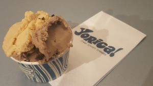 Shall tub (2 flavours - salted caramel and cookies) at Yorica in London