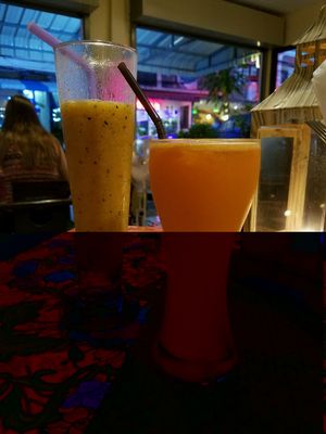 smoothie and juice at Prava Bar in Koh Samui