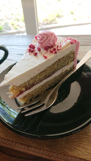 Vegan macha cake at Coffeelab in Eindhoven