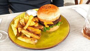 Hamburguesa at Seitan Urban Bistro in Lima