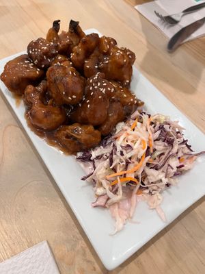 Alitas de coliflor a la bbq at Seitan Urban Bistro in Lima