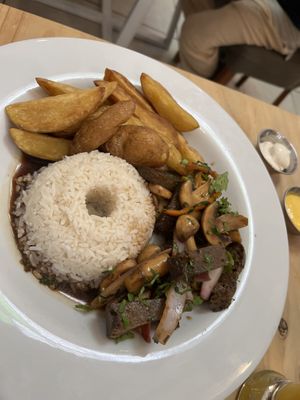 Salteado de champiñones y seitan   at Seitan Urban Bistro in Lima