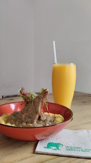 Seitán con champiñones at Seitan Urban Bistro in Lima