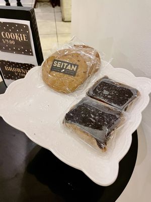 Cookies and brownies   at Seitan Urban Bistro in Lima