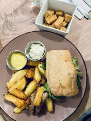   at Seitan Urban Bistro in Lima