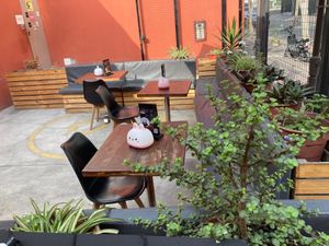 outdoor seating at Seitan Urban Bistro in Lima