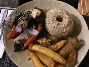 Stir fry at Seitan Urban Bistro in Lima