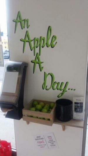 complimentary apples at Mean Greens in West Hollywood