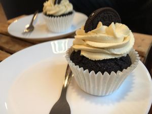oreo cupcake at Sweet Life American Bakery and Specialty Coffee Bar in Krakow