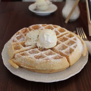 vegan waffle with vegan icecream at Cafe Zuckerl in Bamberg