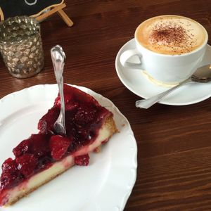 raspberry cheesecake and soy cappuccino  at Cafe Zuckerl in Bamberg