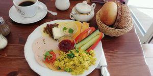 vegan breakfast at Cafe Zuckerl in Bamberg