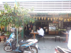 View from the street at Vegetarian Eatery & Shop in Prachuap Khiri Khan
