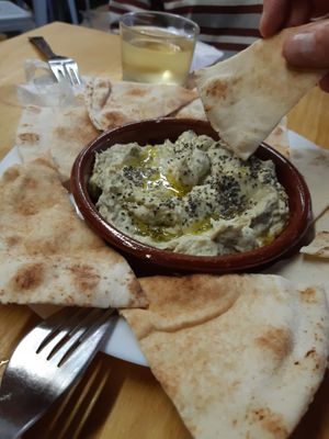 Paté de alcachofas at La Alpargata in Madrid