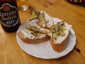 Aperitivo gratis at La Alpargata in Madrid