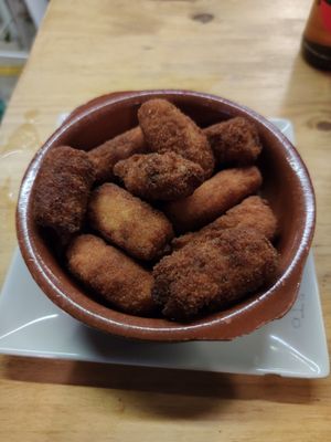 Croquetas at La Alpargata in Madrid