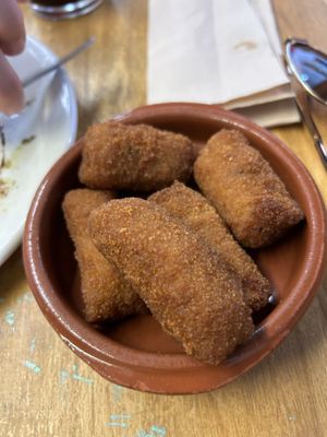 Mixed selection of croquetas   at La Alpargata in Madrid