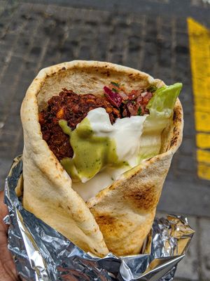 Came back a 2nd time for their Falafel en Pita! 💣💣💣 at La Alpargata in Madrid