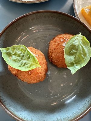 Suppli w/tomato, mozzarella & green pestoo  at MADENITALY in Copenhagen