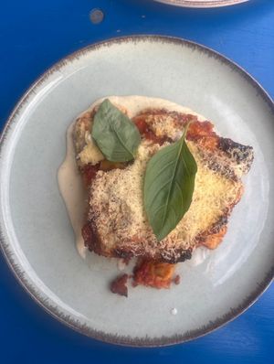 Lasgana 🤤 It is JUST the way I have DREAMED about when thinking of lasagna since I went vegan almost 9 years ago. I literally shed a tear of joy and happiness when I tasted it   at MADENITALY in Copenhagen