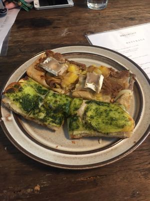 Options with seitan and vegan cheeze at MADENITALY in Copenhagen