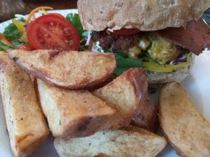 Mac & cheese & bacon burger at The Peacock in Nottingham