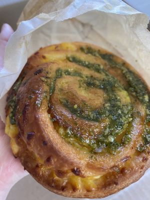 Pesto cheese roll at Het Zaanse Bakkertje / Dutch Vegan Bakery in Zaandijk