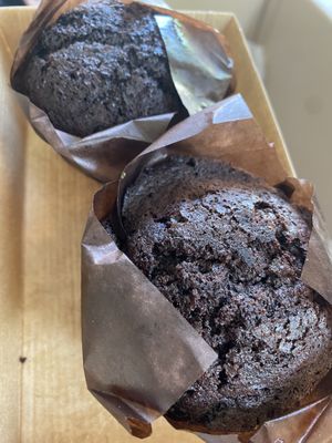 Chocolate muffin at Het Zaanse Bakkertje / Dutch Vegan Bakery in Zaandijk