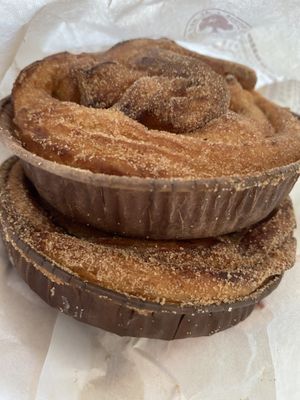 Cinnamon pastry at Het Zaanse Bakkertje / Dutch Vegan Bakery in Zaandijk