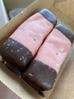 Mergpijp at Het Zaanse Bakkertje / Dutch Vegan Bakery in Zaandijk