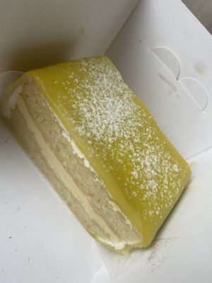 😋   at Het Zaanse Bakkertje / Dutch Vegan Bakery in Zaandijk