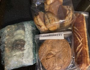 Borstplaat (too sweet for me), scones (good), Zaandijker koeken (yummie) and amandelstaaf (yummie). at Het Zaanse Bakkertje / Dutch Vegan Bakery in Zaandijk