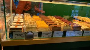 Cake selection  at Het Zaanse Bakkertje / Dutch Vegan Bakery in Zaandijk