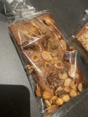 😋   at Het Zaanse Bakkertje / Dutch Vegan Bakery in Zaandijk