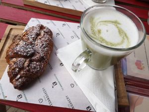 Match latte at Het Zaanse Bakkertje / Dutch Vegan Bakery in Zaandijk