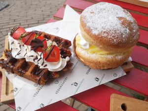Boule de Berlin, the best ! at Het Zaanse Bakkertje / Dutch Vegan Bakery in Zaandijk