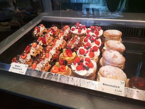 Inside at Het Zaanse Bakkertje / Dutch Vegan Bakery in Zaandijk