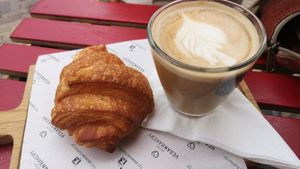 Coffee at Het Zaanse Bakkertje / Dutch Vegan Bakery in Zaandijk