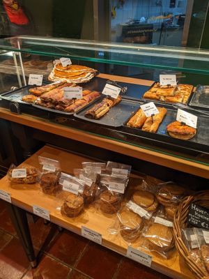 savoury goods at Het Zaanse Bakkertje / Dutch Vegan Bakery in Zaandijk