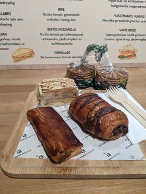 my picks at Het Zaanse Bakkertje / Dutch Vegan Bakery in Zaandijk