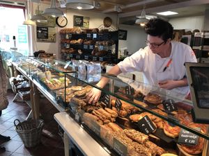 Shop inside at Het Zaanse Bakkertje / Dutch Vegan Bakery in Zaandijk