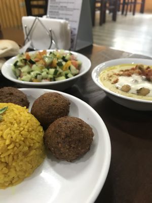 Elijah’s combo at Hummus Elijah in Makati