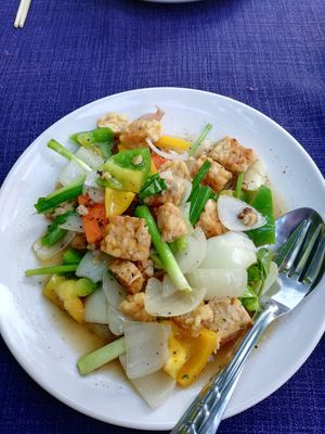 Garlic + Tempeh Stir Fry - 95 baht at Pink House Garden in Chiang Mai